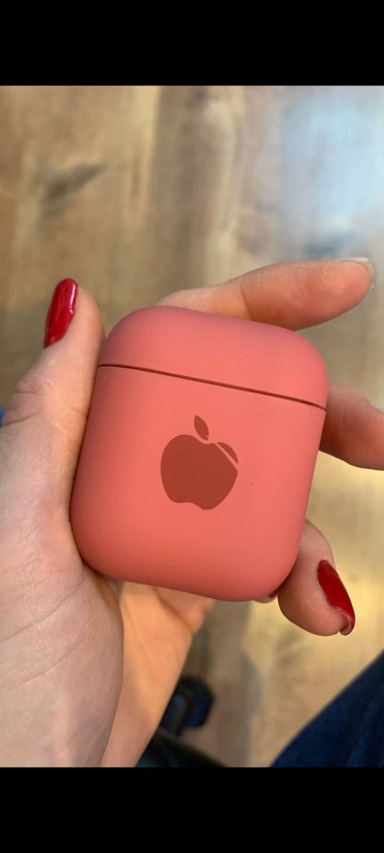 Stylish AirPods 2 Protection