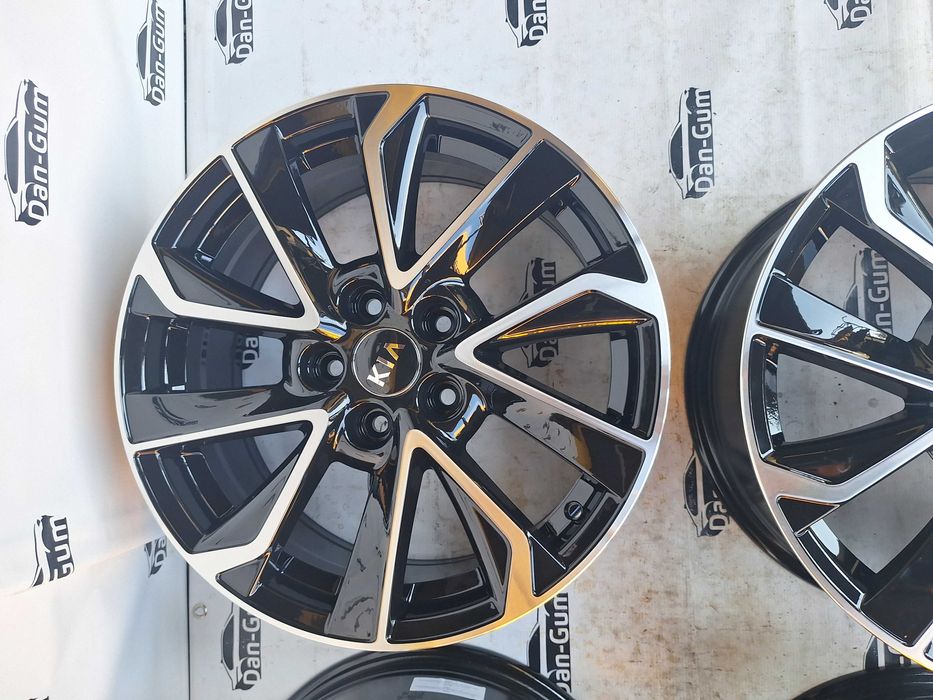 Felgi aluminiowe 5 x 114,3 R 17 Alufelgi oryginalne Carbonado Kia