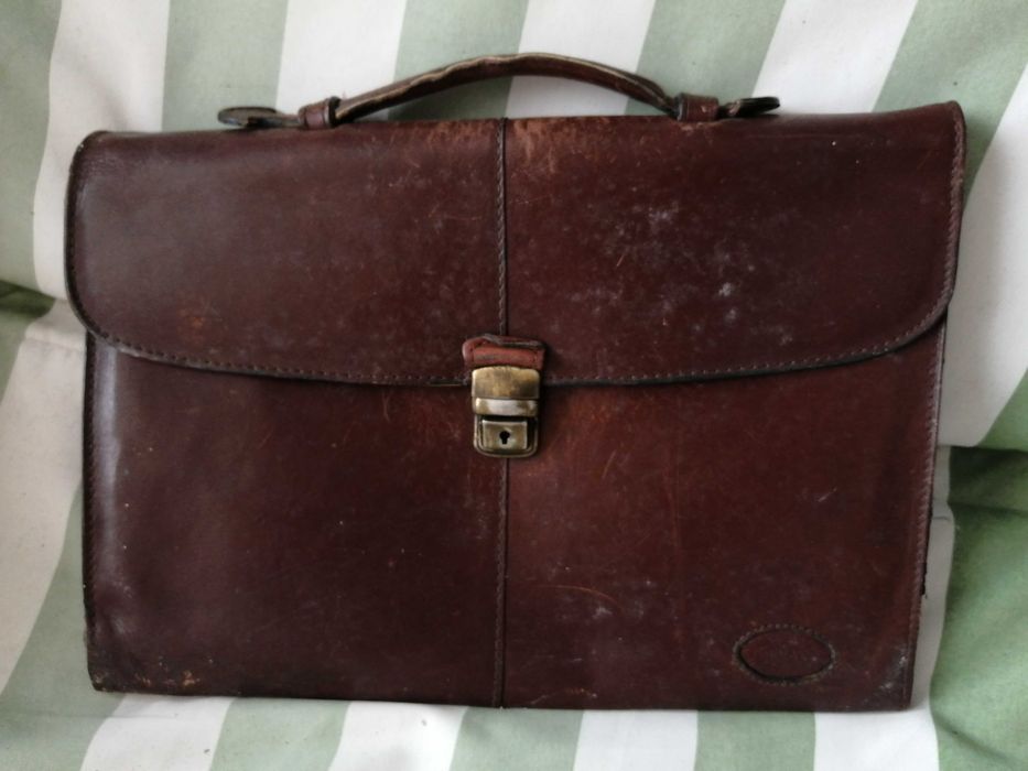 Três pastas em couro vintage