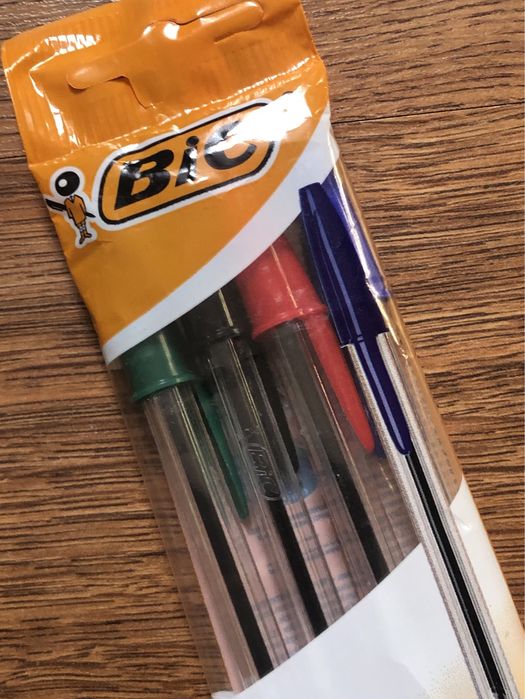 Bic Długopis Cristal Original Pouch 4 kolory do szkoły4 sztuki