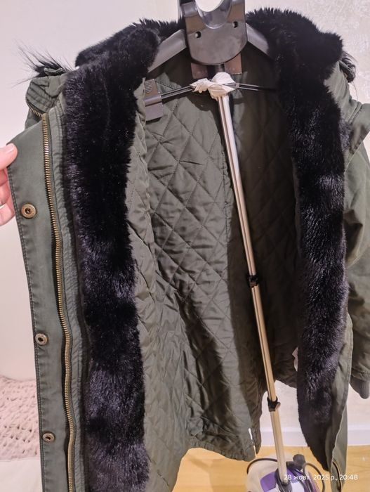 Парка дуже тепла і удобна