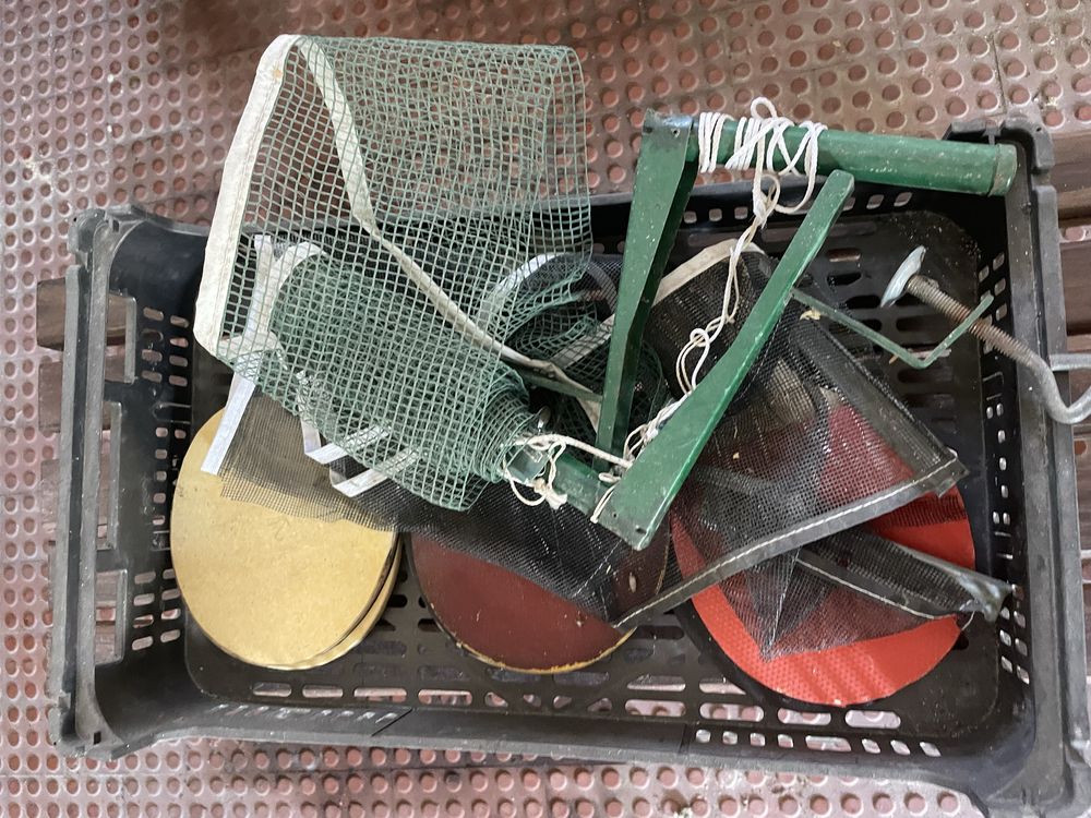 Mesa ping pong em madeira bom estado