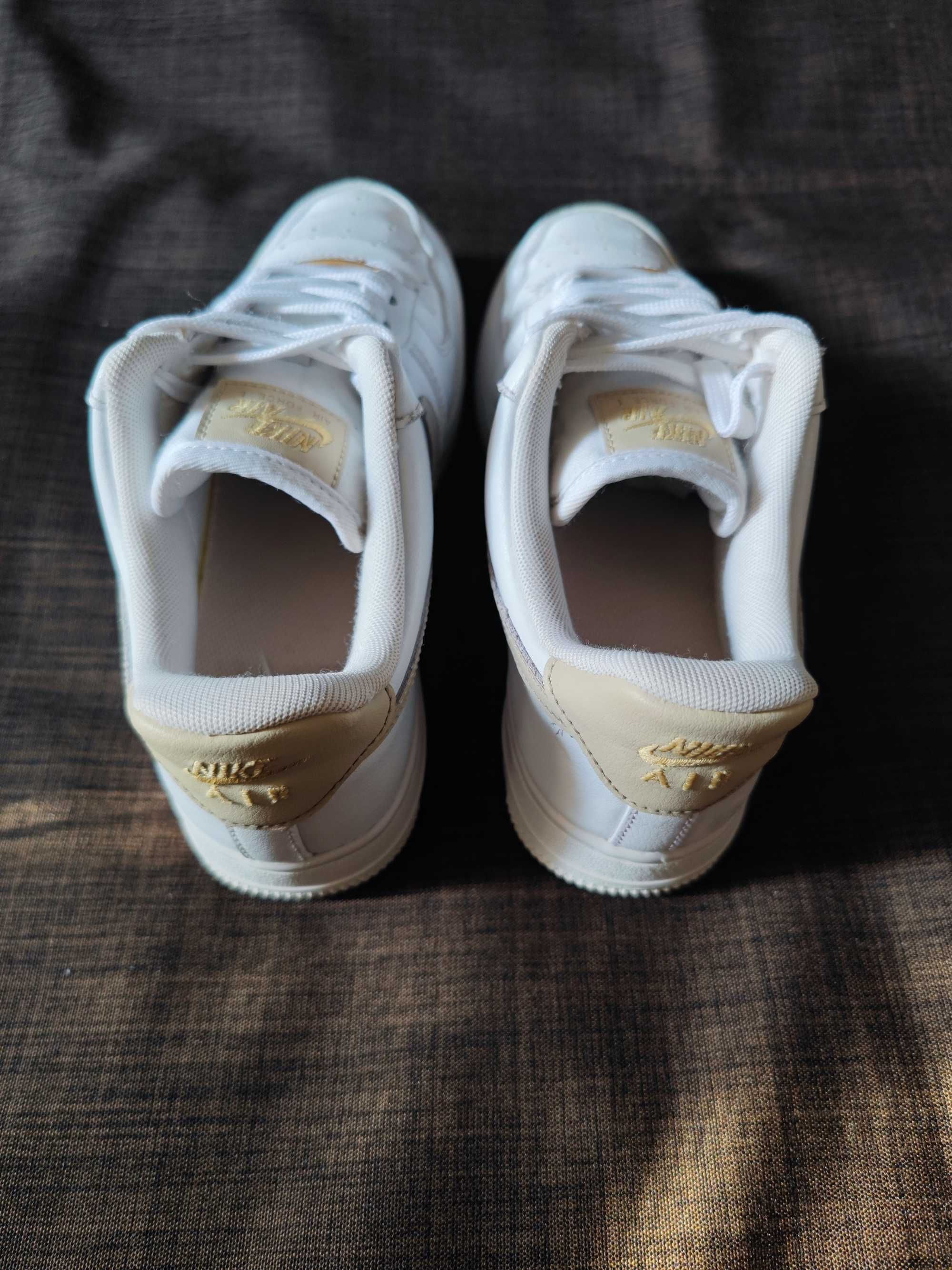 Женские кроссовки NIKE Air Force 1 (38р.24-24,5см.)