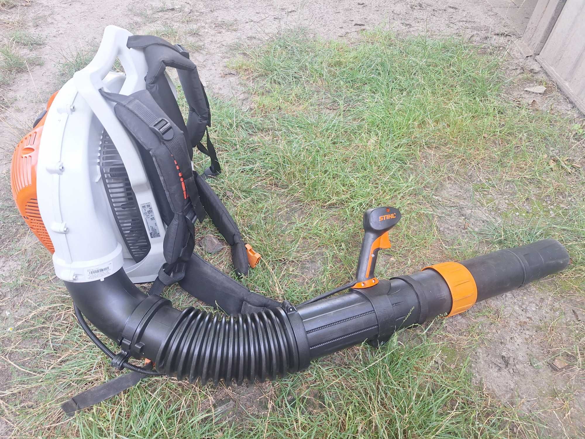 Dmuchawa spalinowa plecakowa STIHL BR700 z 2023r. Piły, Kosiarki
