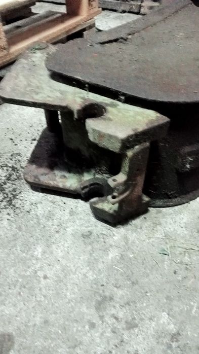 Łyżka do kopania średniej wielkości nie przetarta z szbkozlanczem