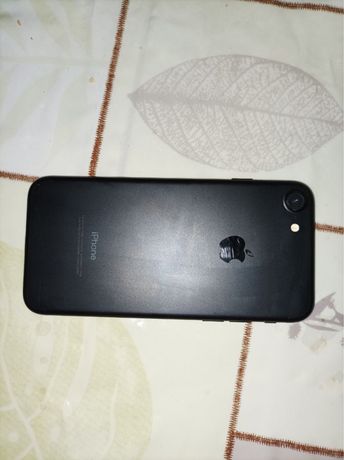 Айфон 7 на 32 гб черный