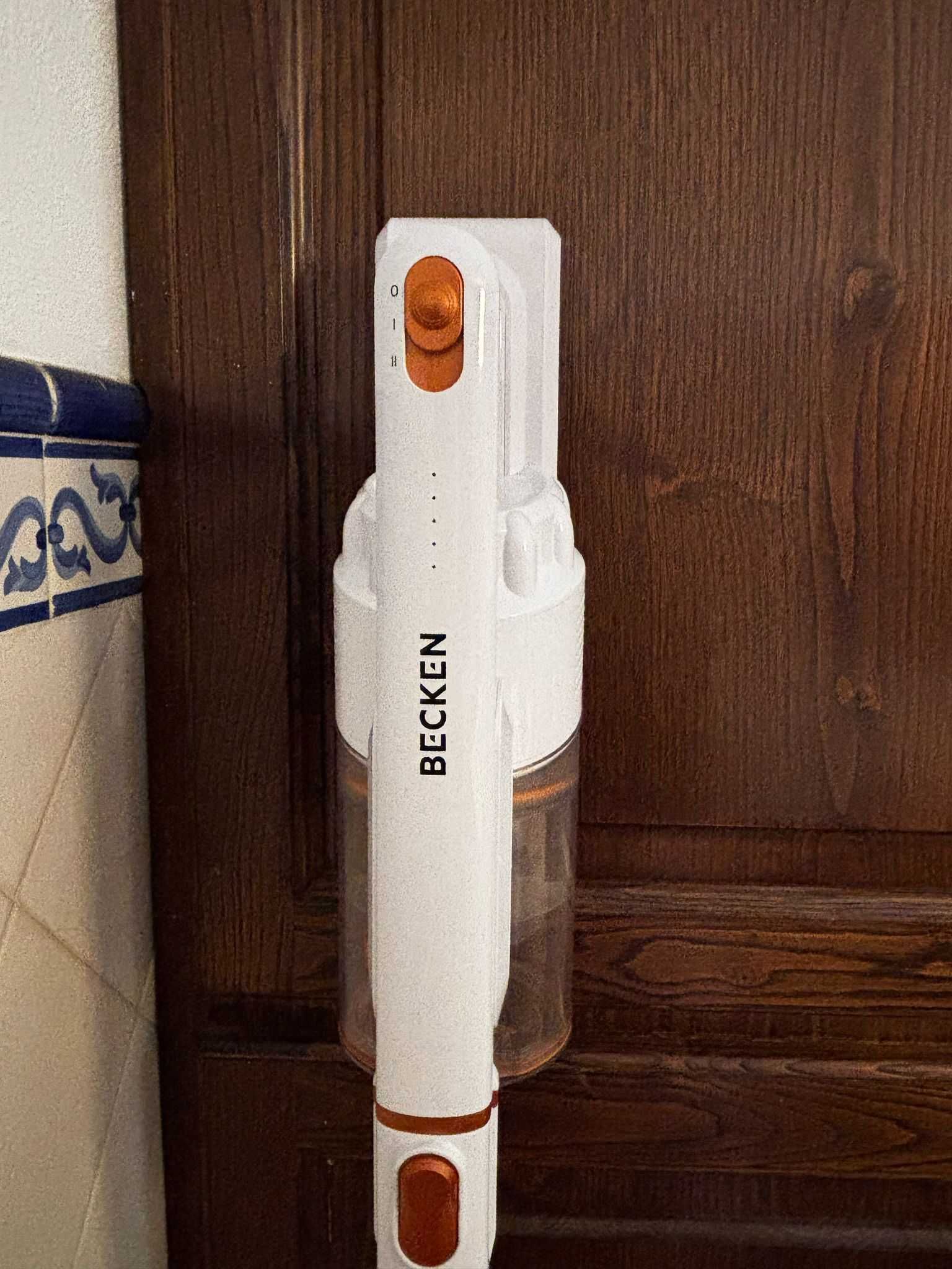 Aspirador Vertical Sem Fio BECKEN + Aspirador Robot VILEDA