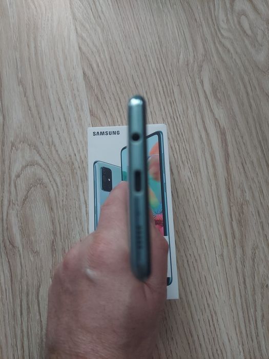 Продам samsung a71.