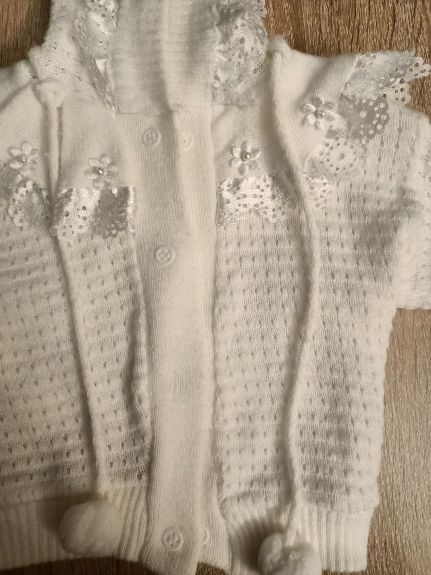 Sweterek niemowlęcy z kapturem biały