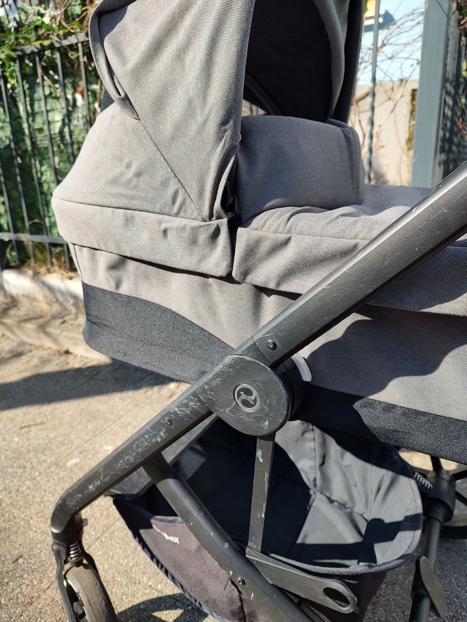 Cybex Balios S Lux 2w1: spacerówka i gondola
