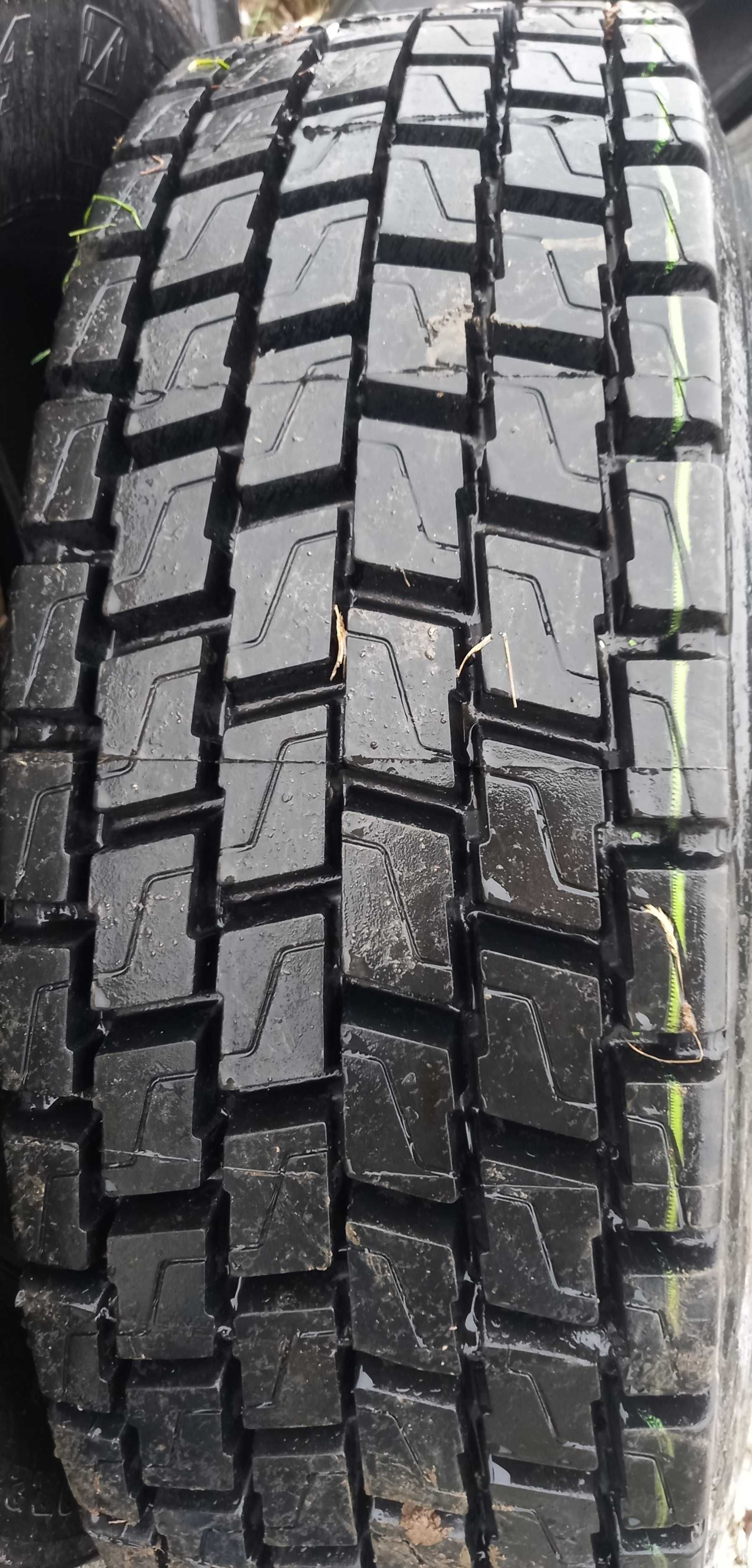 Opona ciężarowa bieżnikowana 315/80R22,5