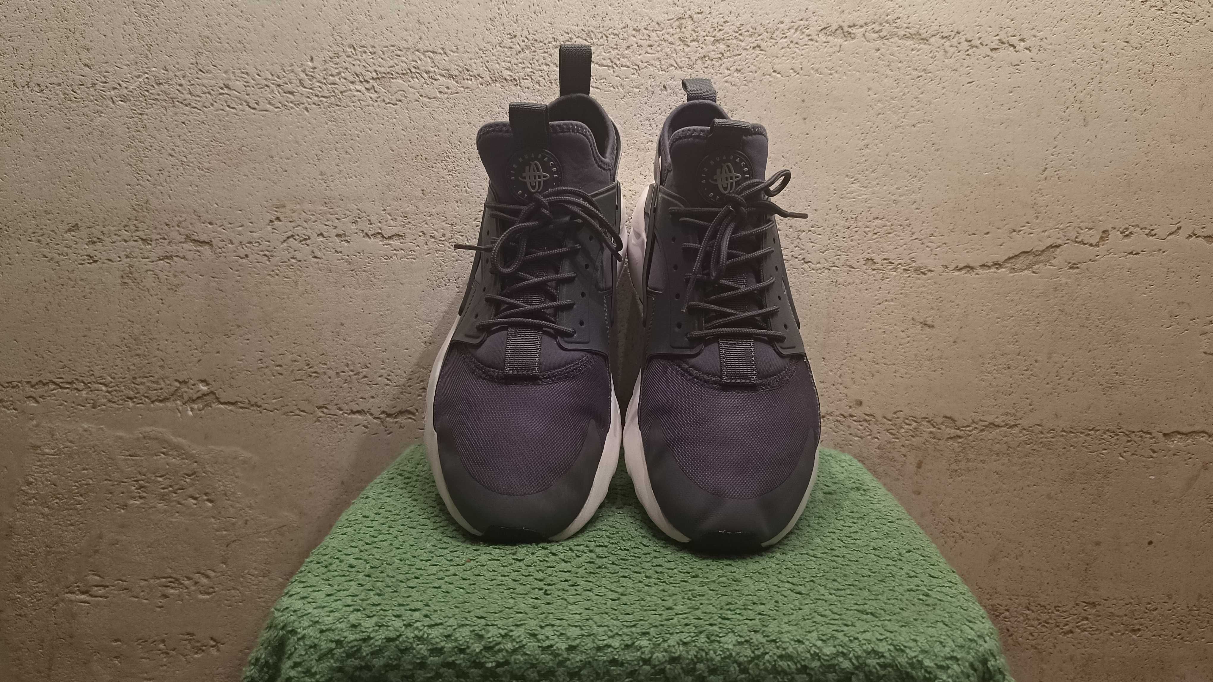 Męskie sneakersy NIKE AIR HUARACHE RUN ULTRA r.42,5 stan bardzo dobry