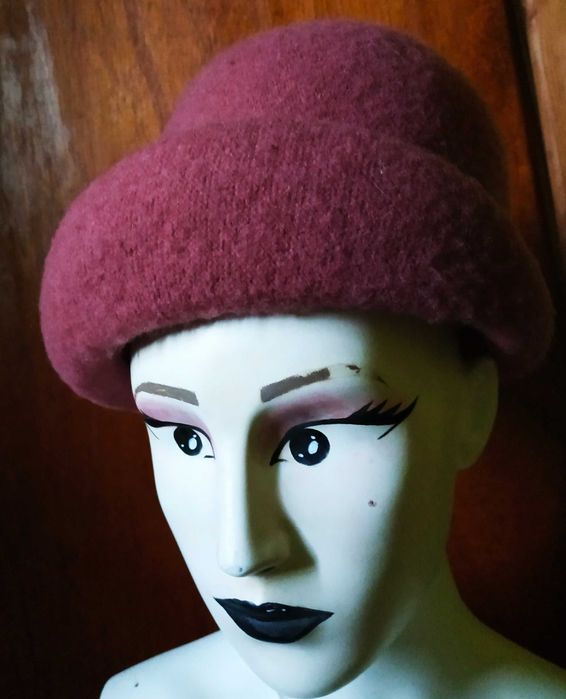 Kapelusz jesienny nowy 55 purpurowy