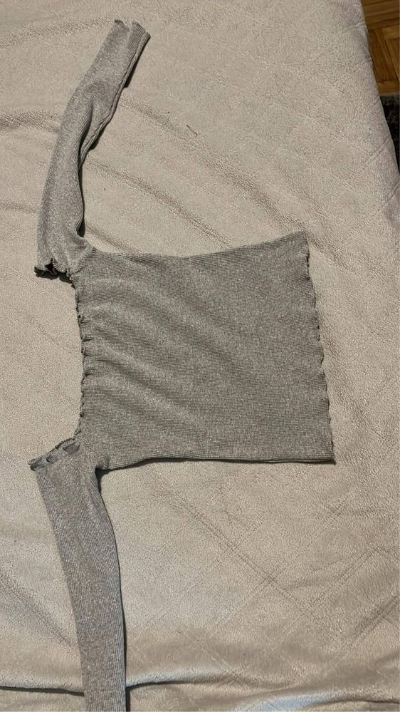 Camisola cinza, nova