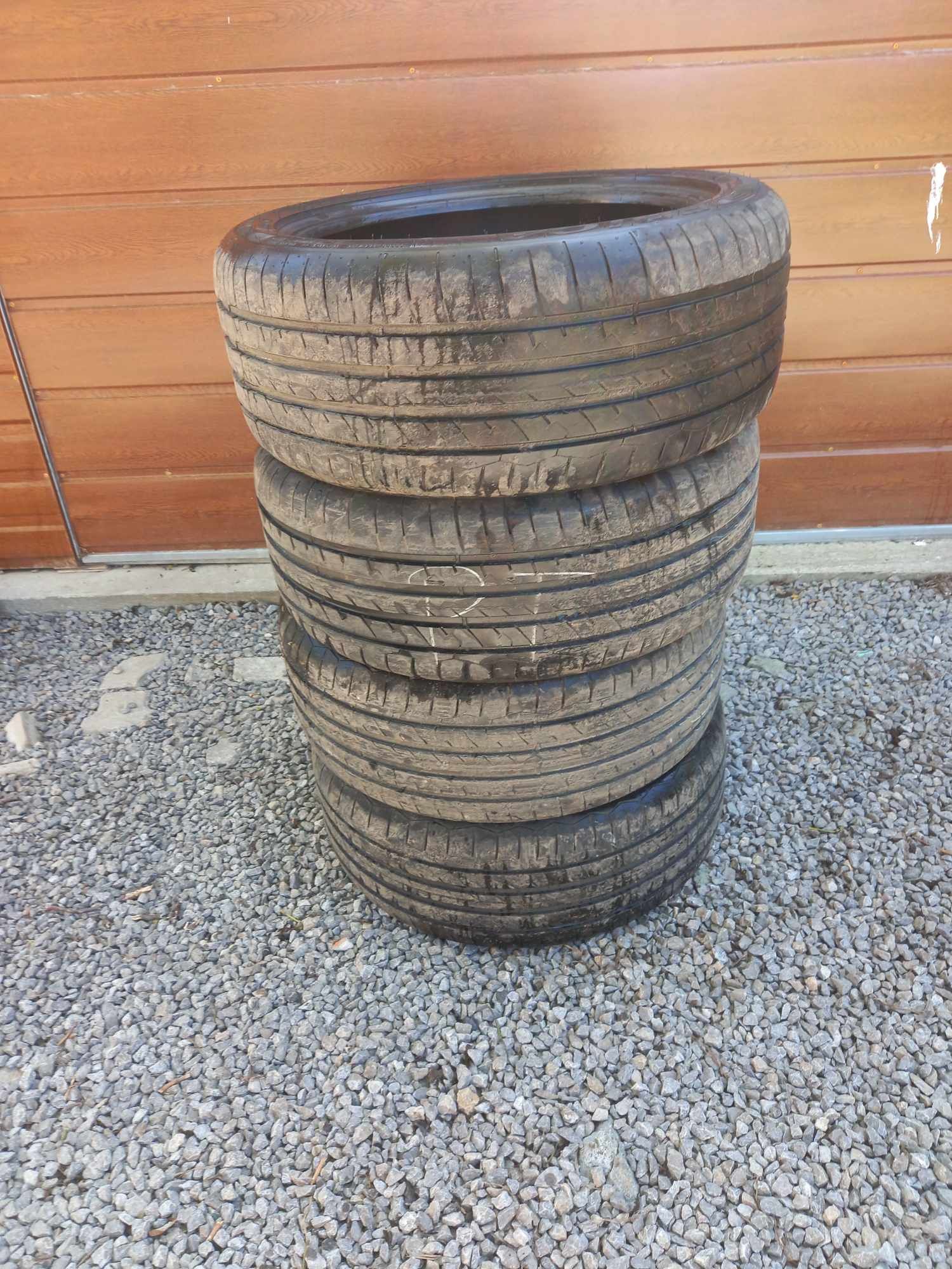 Sprzedam opony 245/45 R18 Dębica