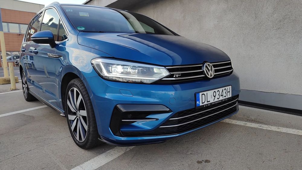 Volkswagen Touran / R-Line /  190 PS / Webasto / ACC / Full LED / el. Klapa / kamera /