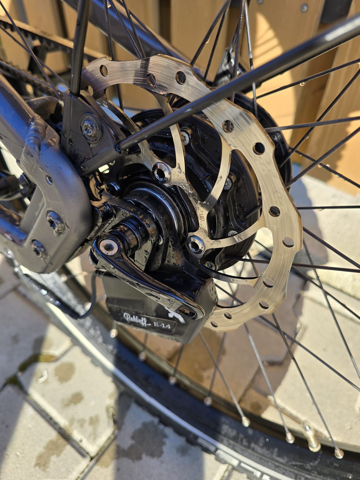 Bicicleta elétrica Riese&Muller Delite Rohloff de 14 velocidades.