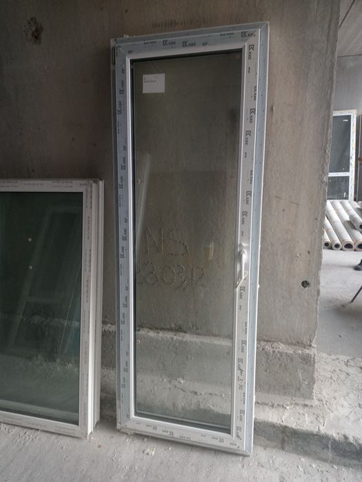 Дверь металопластикова