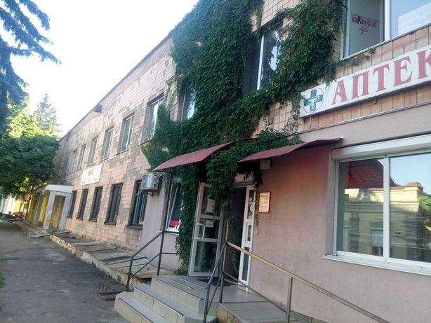 Продажа торгово офисного здания в г. Переяслав под офисы кафе торговлю