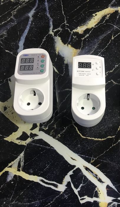 Реле напруги. Регульований захисний пристрій для розетки TOMZN TOSVA-1