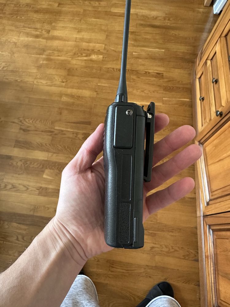 Kenwood UHF walkie-talkie