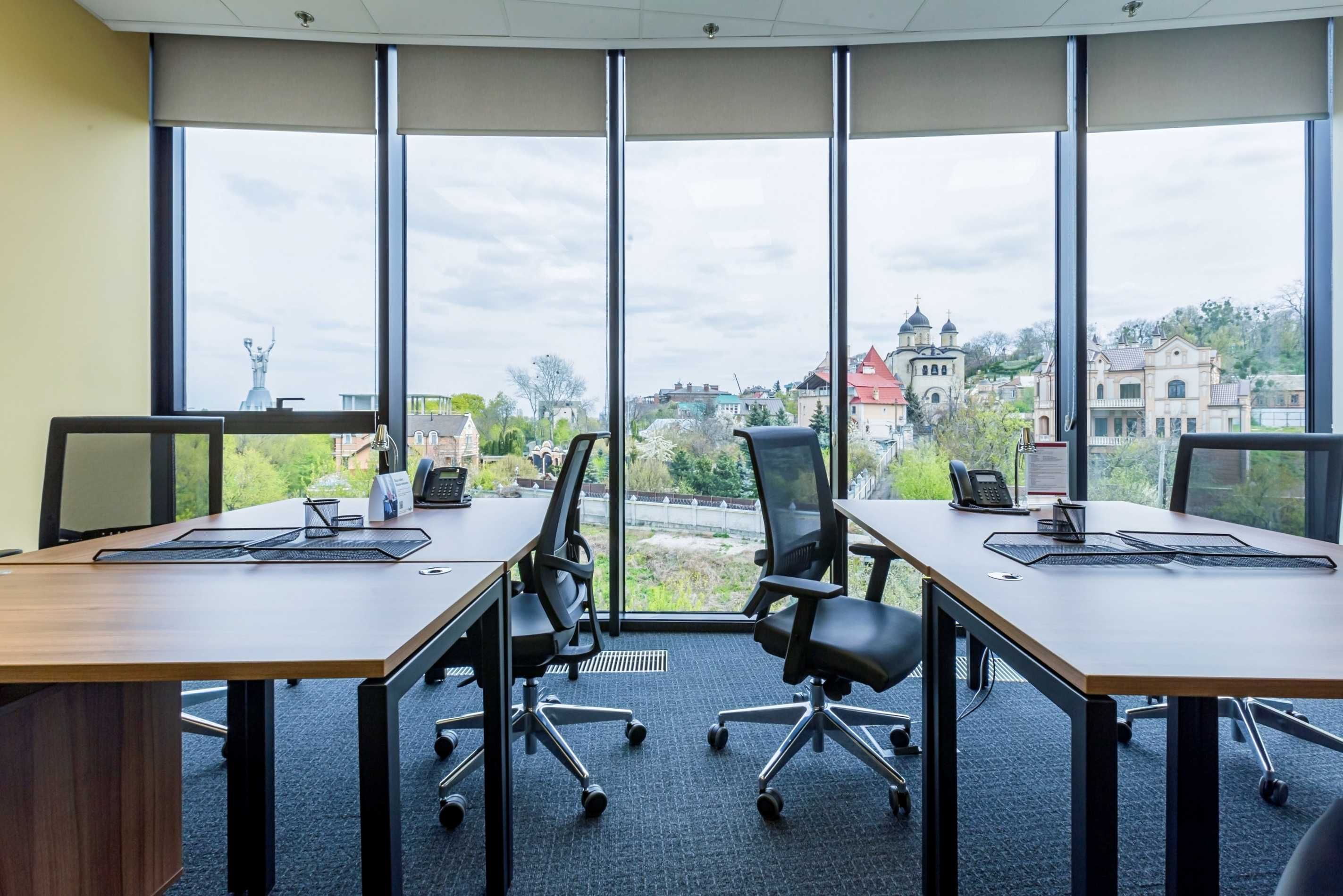 Усе включено: професійний офісний простір для 15 осіб у Regus IQ
