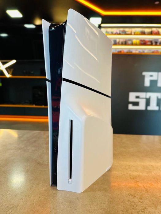 PlayStation 5 Slim Blu-ray - відмінний стан, гарантія від магазину!