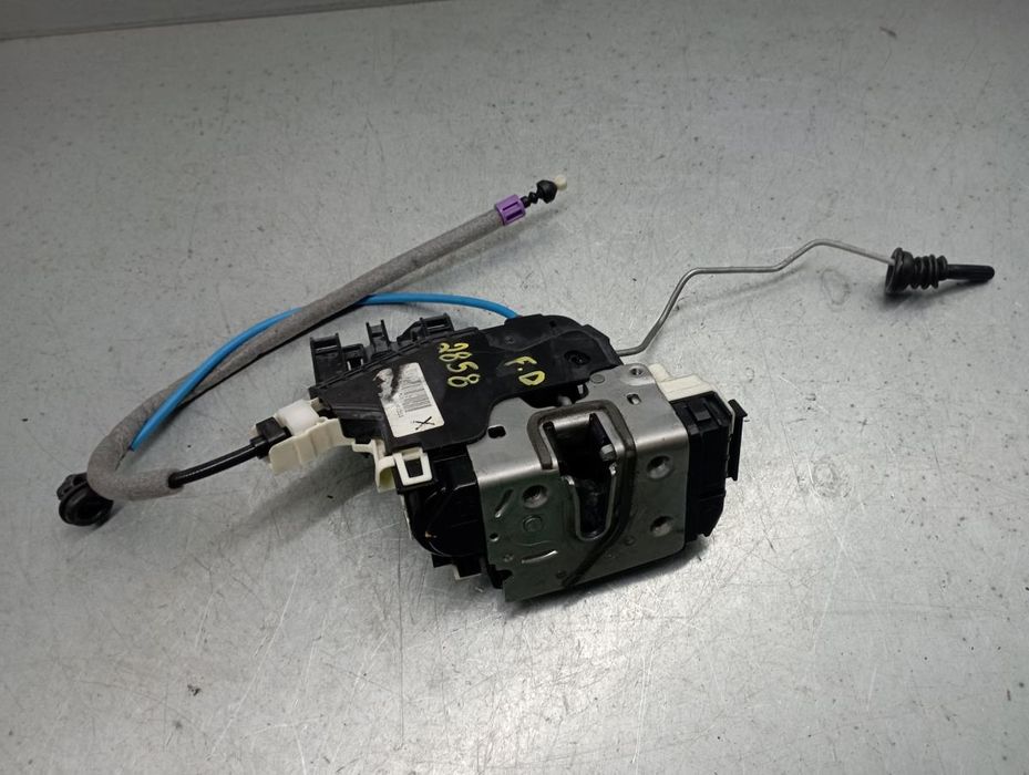 Fechadura / fecho porta frente direito MERCEDES-BENZ GLA (X156)