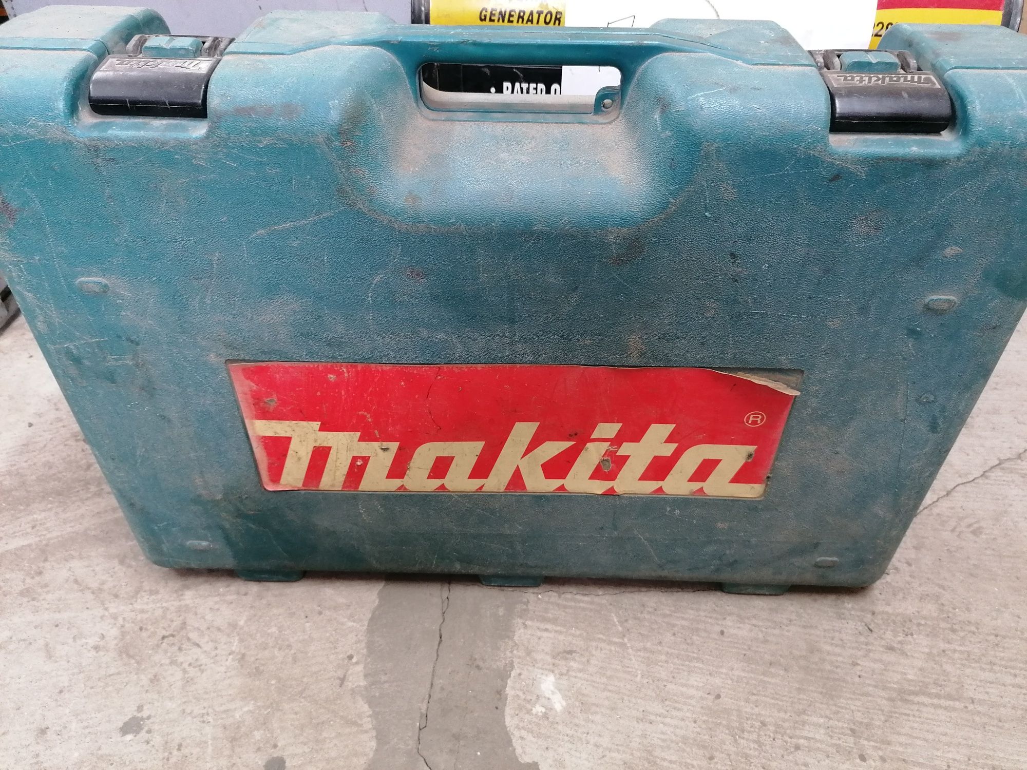 Професійний перфоратор Makita