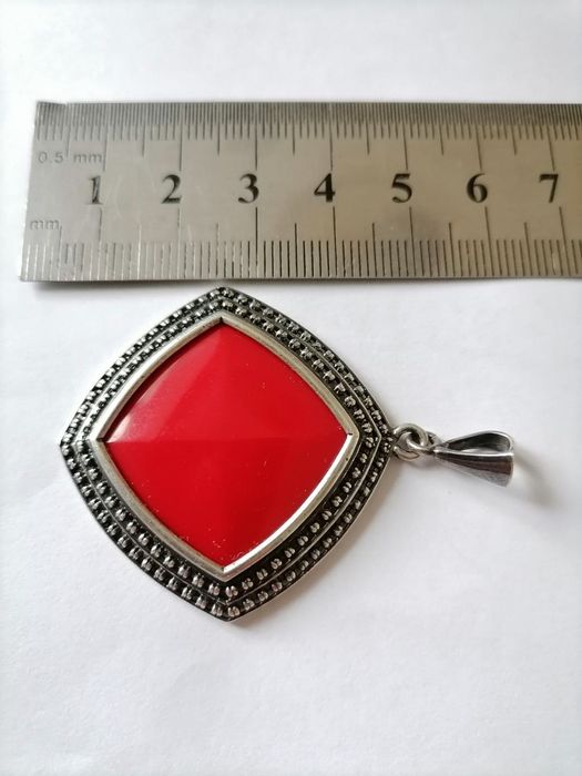 Срібні прикраси.