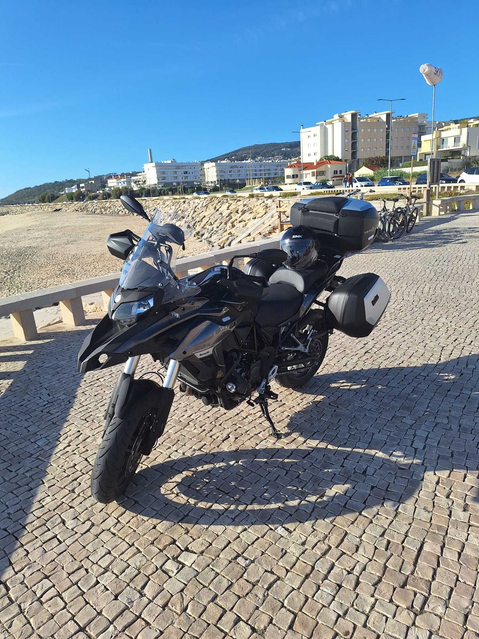 Motocicleta Benelli TRK 502, ano 2019, em excelente estado, pouco uso