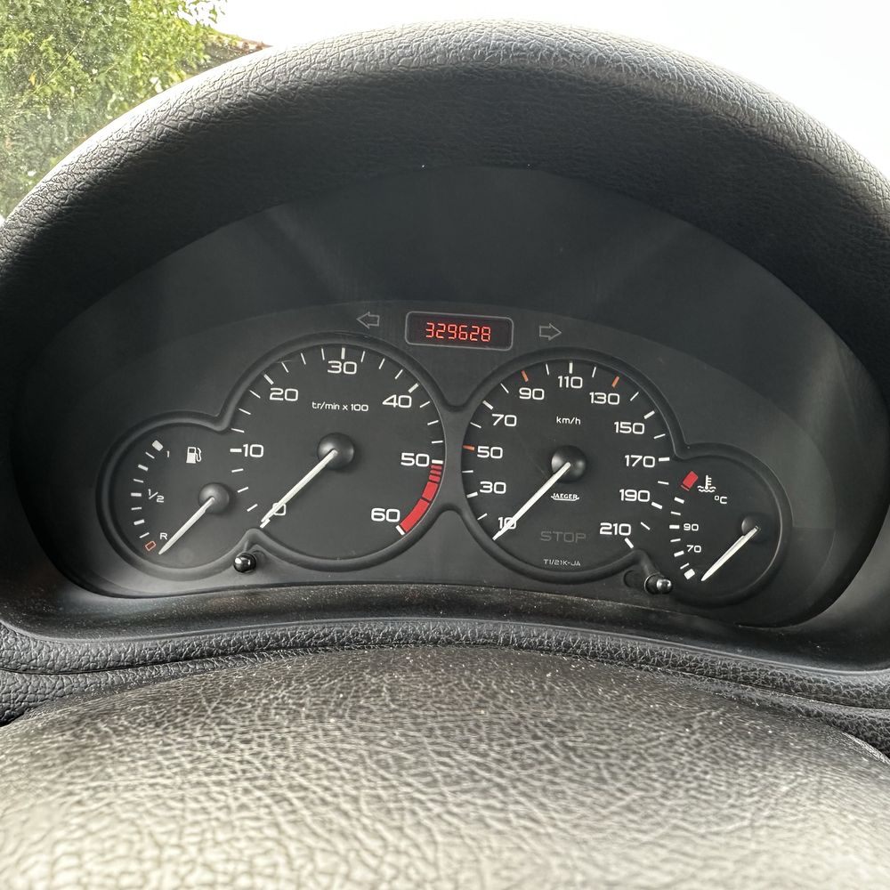 PEUGEOT 206 1.4 HDI com AC