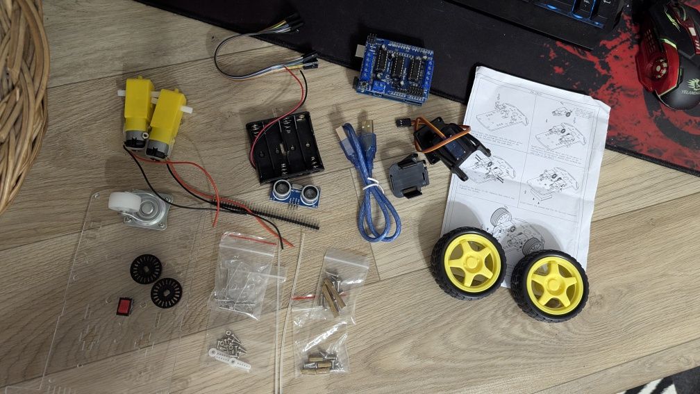 Робот на Arduino UNO