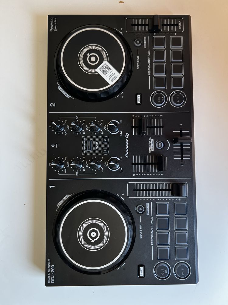 DDJ 200 como nova, sem uso algum
