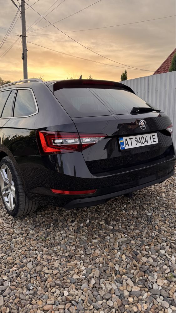 Автомобіль skoda superb 2017 модельний рік!