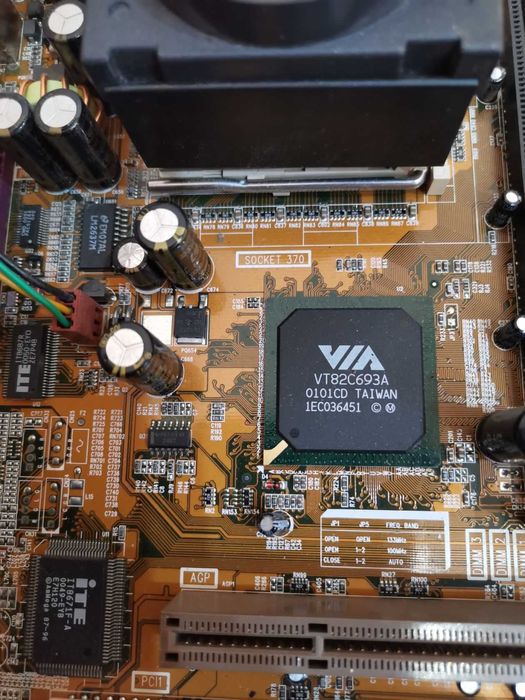 Материнская плата Gigabyte GA-6VXE7+ VIA Apollo Pro133 Socket 370