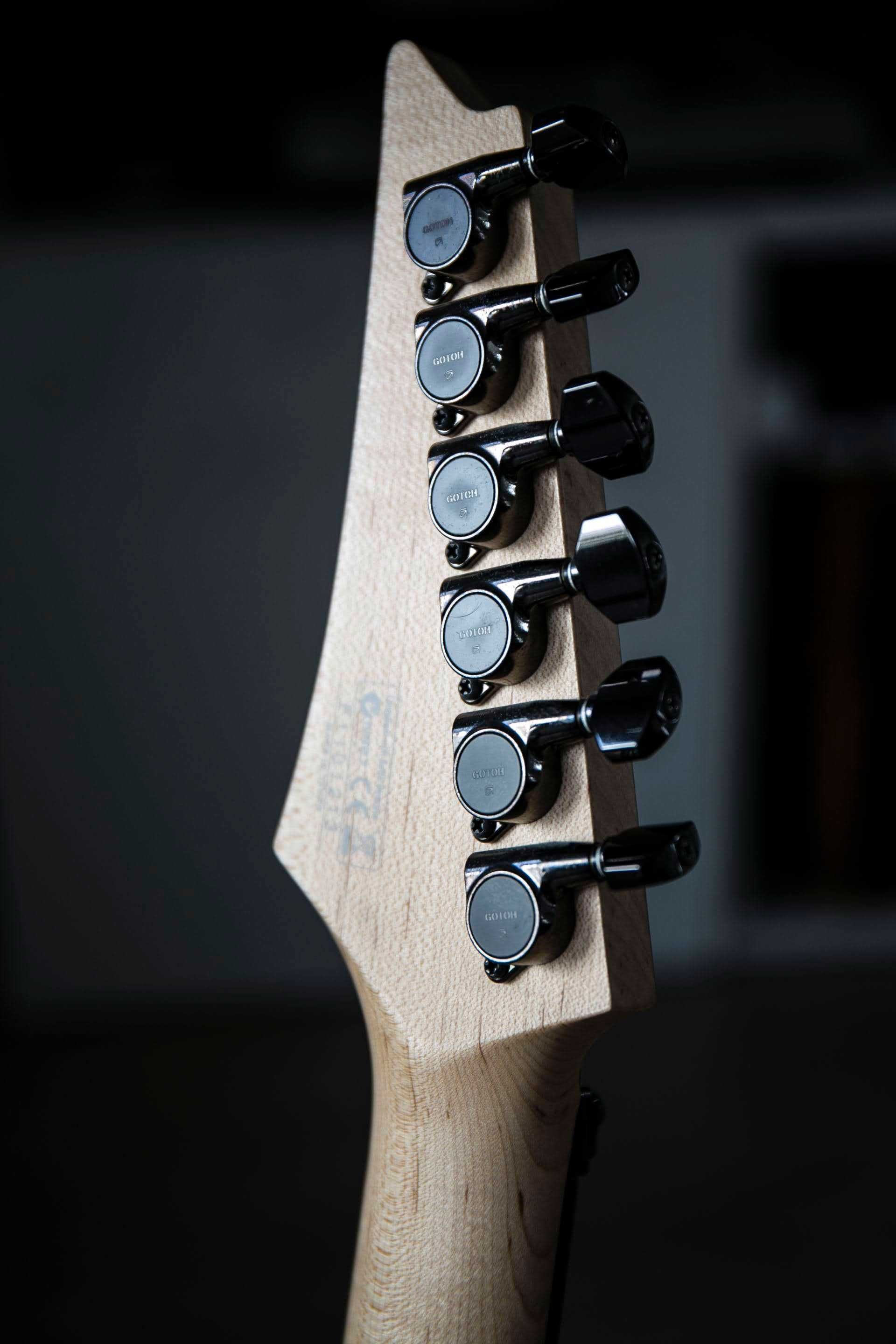 Ibanez JS1000 Black Pearl - sygnatura Joe Satriani Made in Japan, case