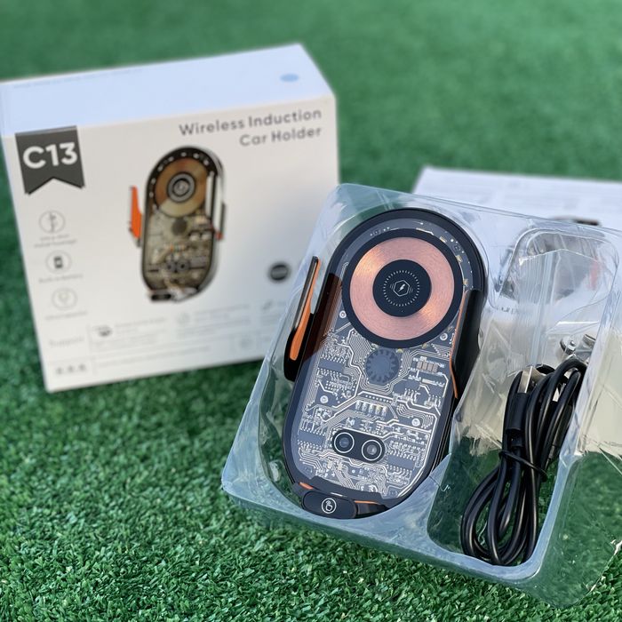 Тримач для телефону в дефлектор авто / держатель телефона с зарядкой