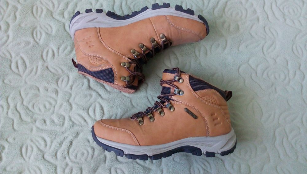 Трекинговые ботинки р39.
