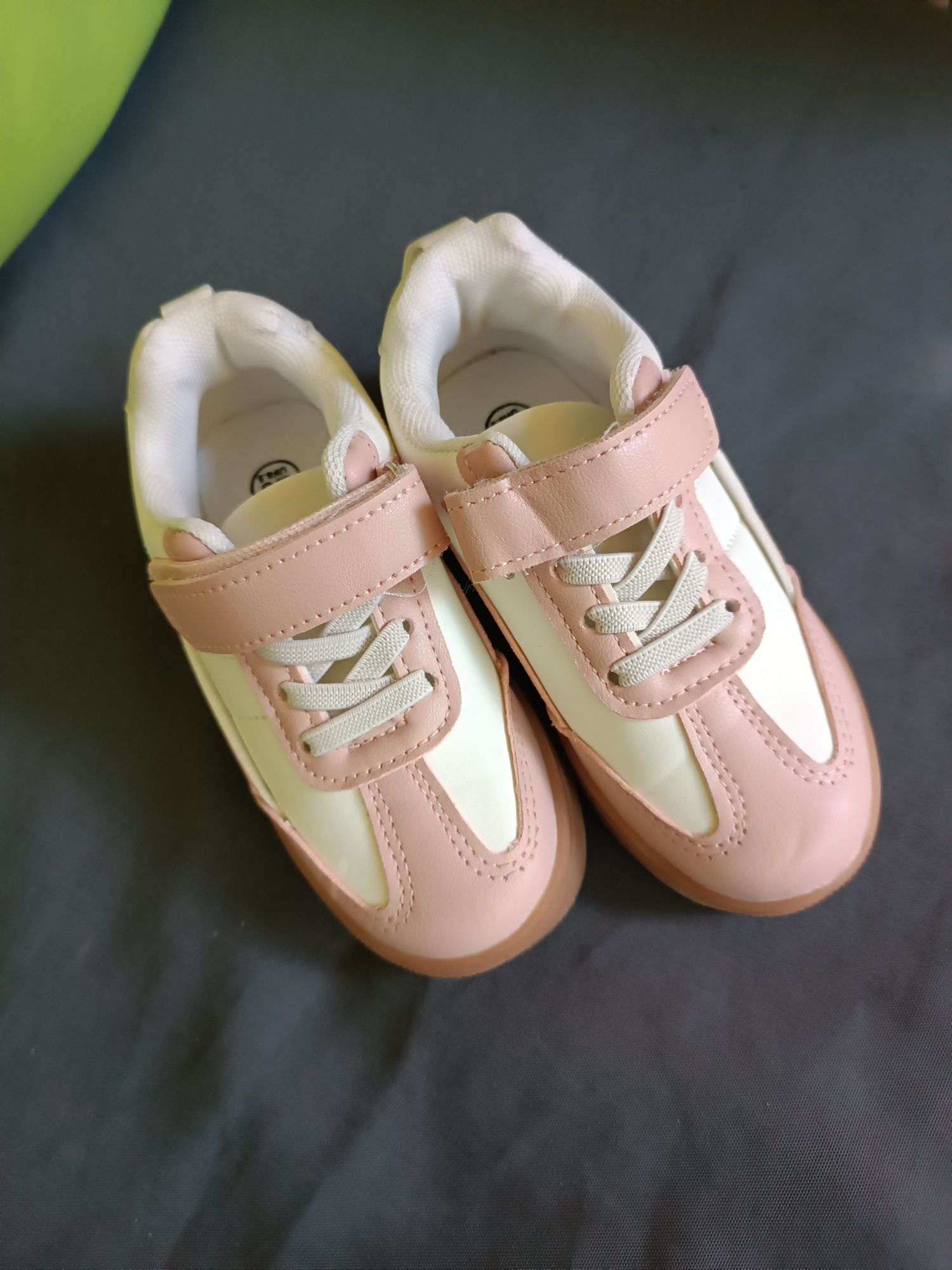 Sneakersy dziewczęce adidasy nowe r. 26