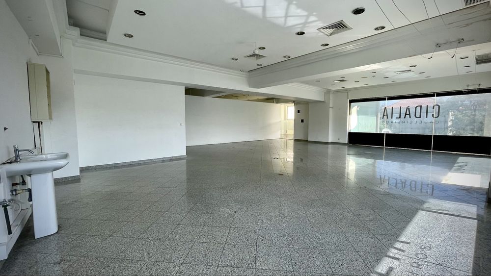 Loja 200m2 centro Almada para alugar