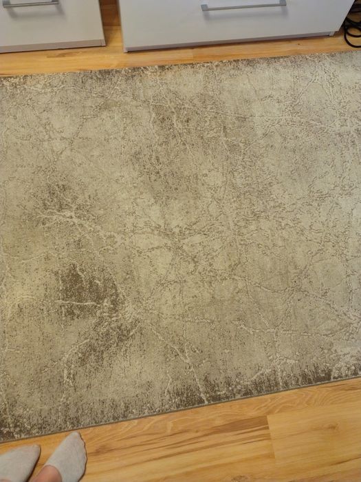 Sprzedam dywan w bardzo dobrym stanie