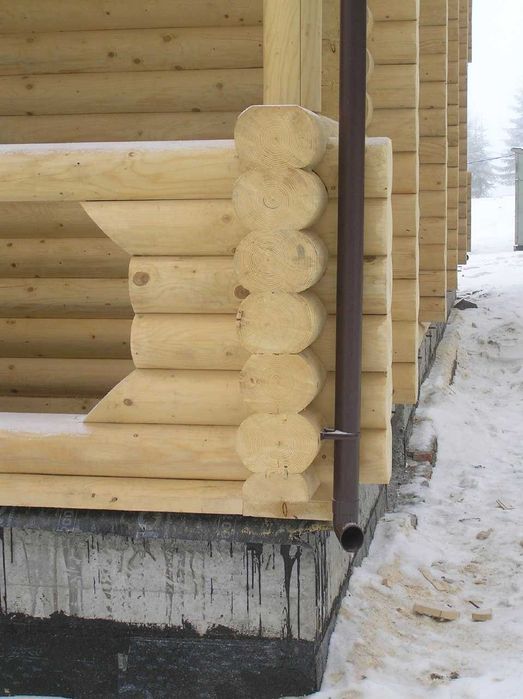 Брус на дерев'яний будинок