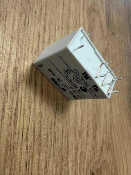 Przekaźnik RM83-1011