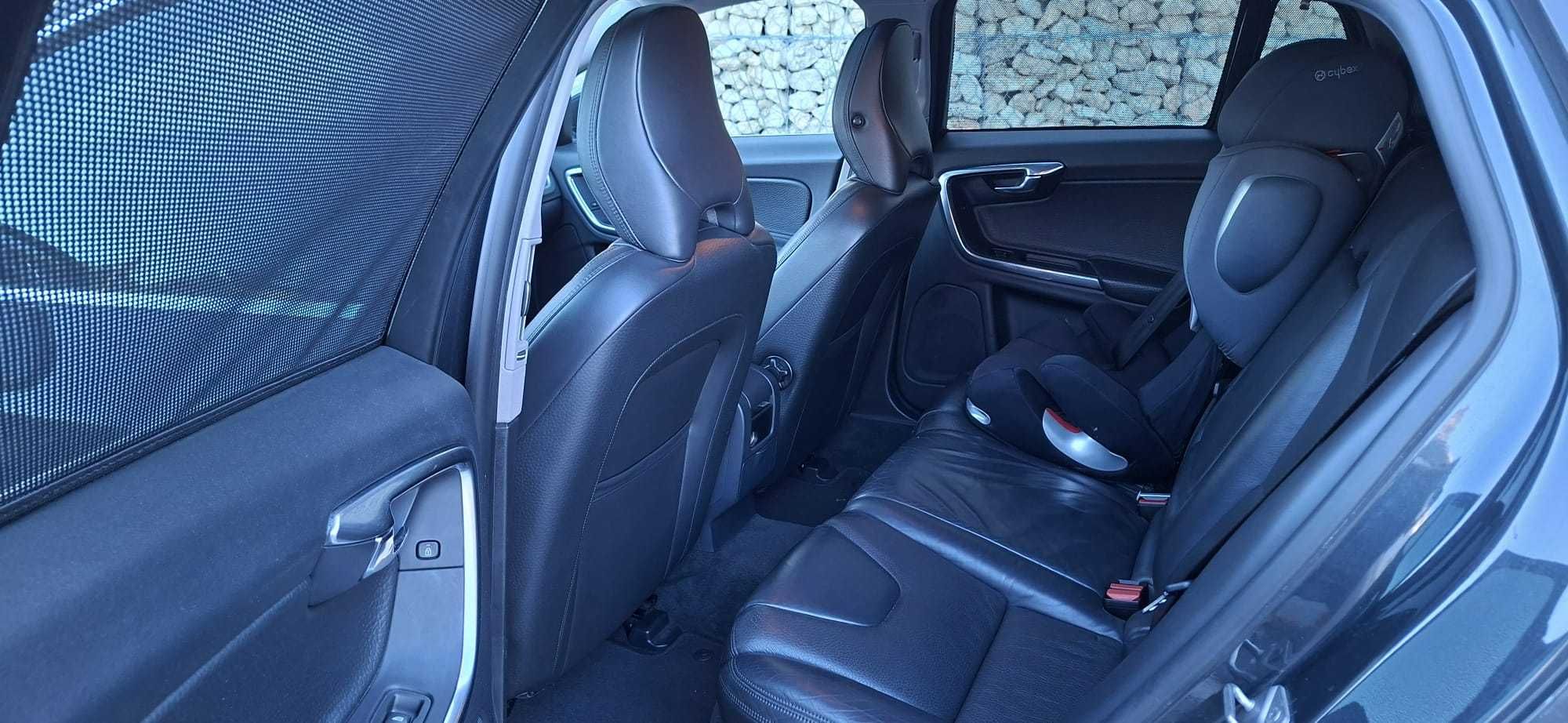 Volvo V60 D6 Summum AWD Plug-in Hybrid