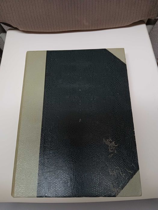 Livro antigo MUSA INSULAR