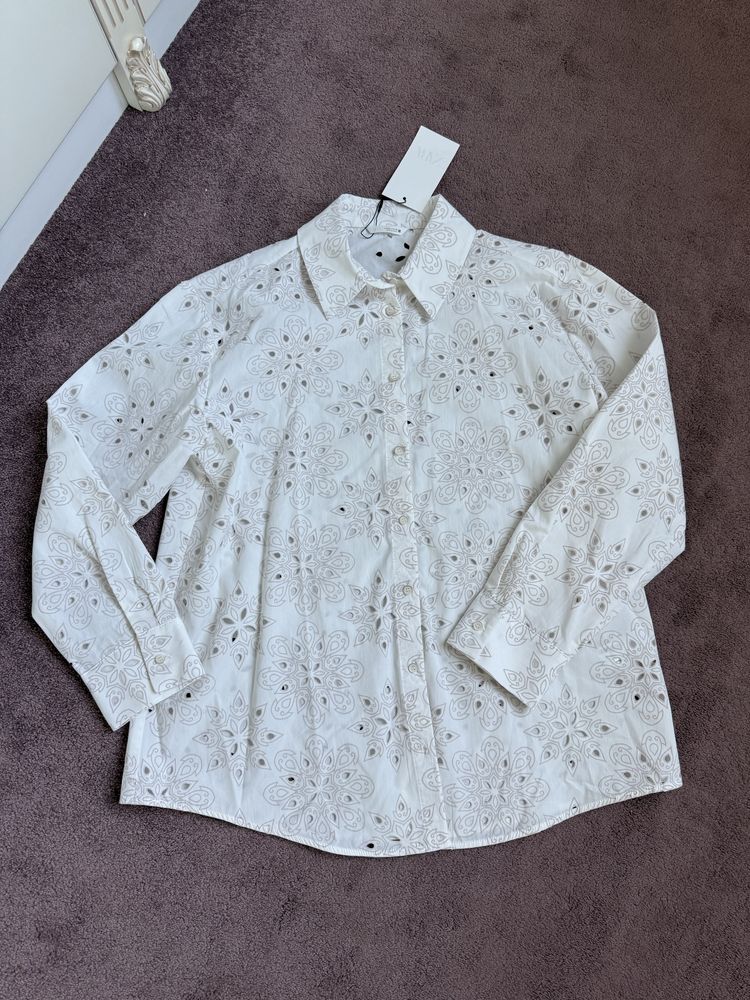 Сорочка Zara з прорізною вишивкою