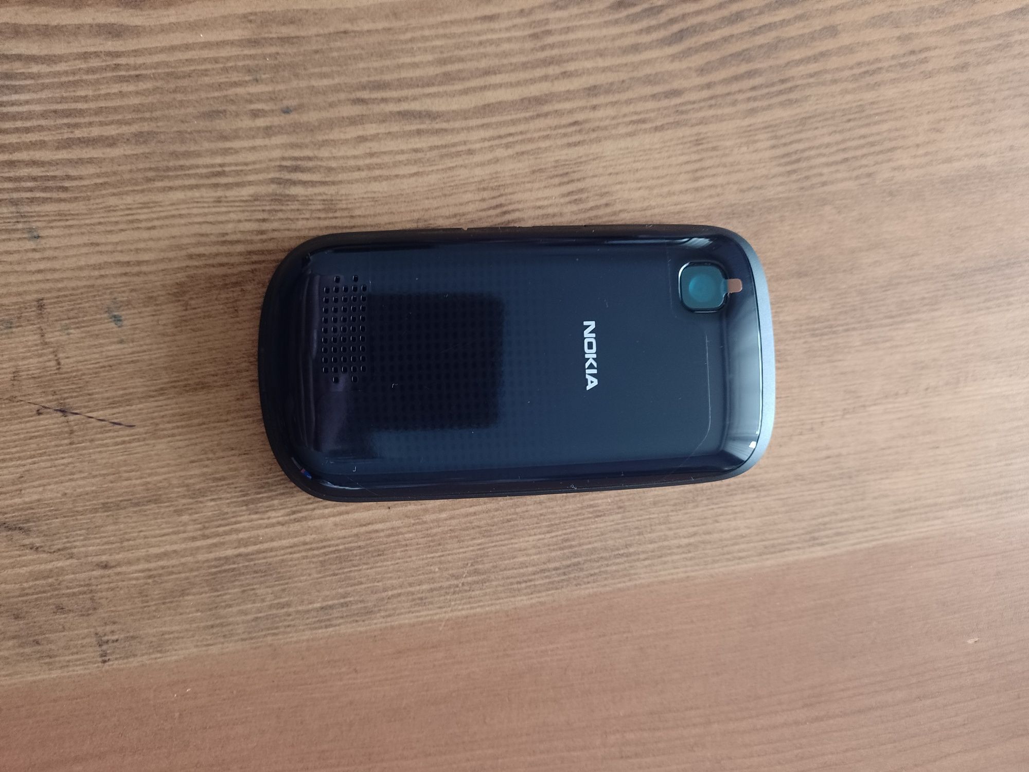 Nokia Asha 201 - nowy, nigdy nie uzyty