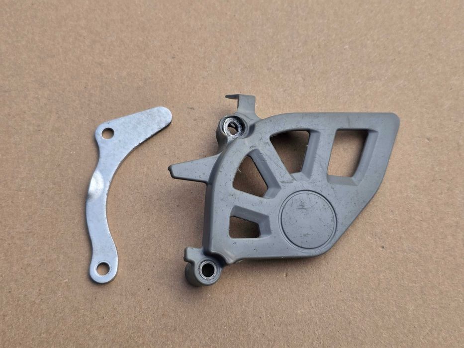 Osłona przedniej zębatki Honda CRF 450 r. P2-08 OEM