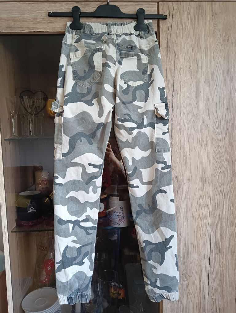 Spodnie jogger rozmiar 34 moro